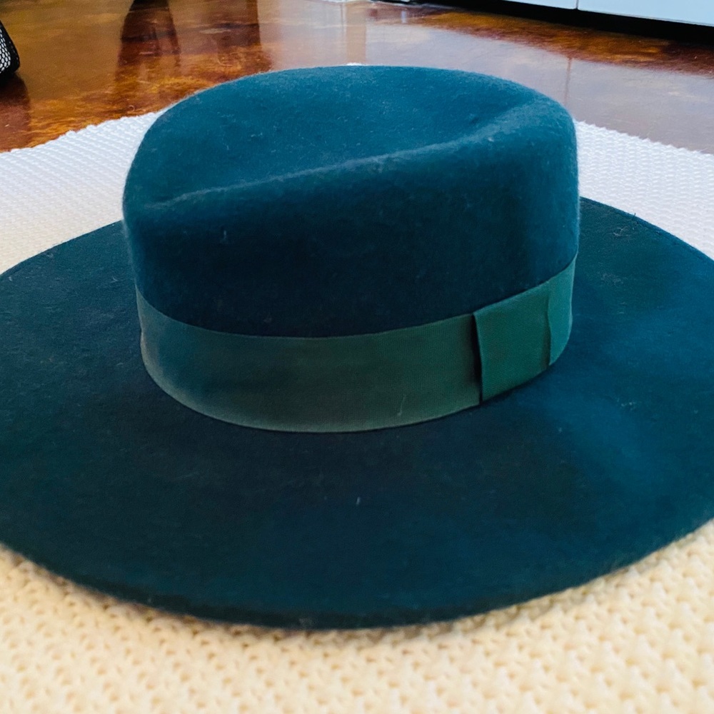 Hinge Hat NWT in “Green Eden”